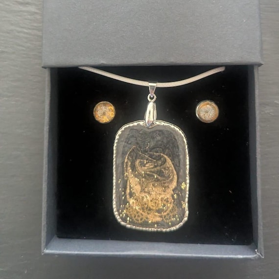 Anhänger und Ohrstecker "Sunshine Galaxy" Echte Handarbeit- ein Unikat aus Edelstahl und Kunstharz